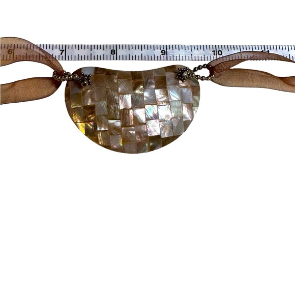 Vintage, Mother of Pearl, Pendant & Organza Ribbon Necklace - Picture 9 of 11